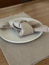 Load image into Gallery viewer, Linen placemats

